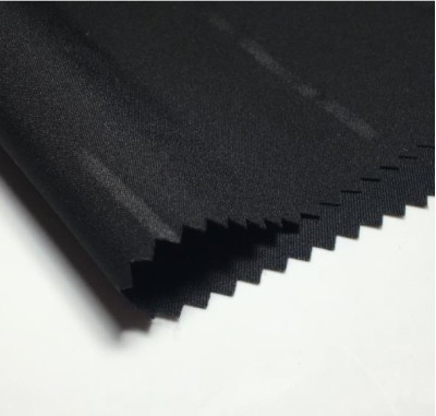 JS-GB 四面彈春亞紡TPU  防水 透濕  抗菌 成份：95%滌綸 5%氨綸  克重：190G  密度：210-240T  紗支：100D+40D*100D+40D  2.5ply 細節-3